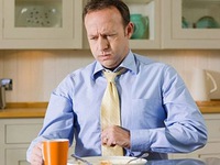 Những triệu chứng đầu tiên của bệnh ung thư dạ dày