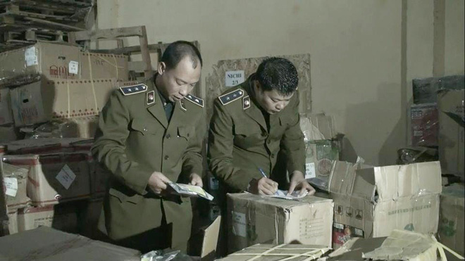 Hà Nội: Phát hiện 4 tấn trà sữa trân châu không rõ nguồn gốc chuẩn bị được chuyển vào Đà Nẵng - Ảnh 1. Hà Nội: Phát hiện 4 tấn trà sữa trân châu không rõ nguồn gốc chuẩn bị được chuyển vào Đà Nẵng - Ảnh 1.