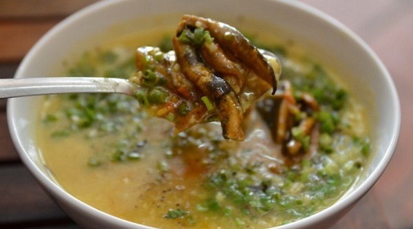 Cháo lươn đồng và trứng bồ câu