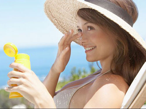 Dùng kem chống nắng như thế nào là đúng cách và hiệu quả?