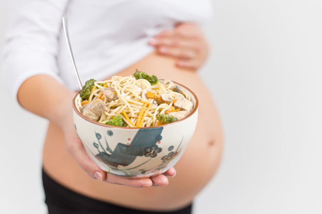 Sự thật về tin đồn gan phải thải độc 32 ngày sau khi ăn mì tôm  - Ảnh 1.