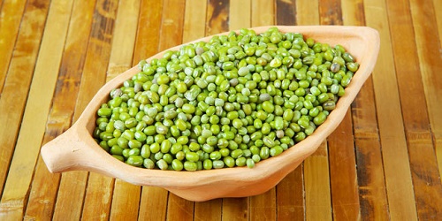 sạch mụn dưỡng da với cách trị mụn trứng cá bằng đậu xanh