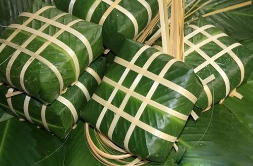 Cách nhận biết bánh chưng luộc bằng pin độc hại - Ảnh 1. Cách nhận biết bánh chưng luộc bằng pin độc hại - Ảnh 1.