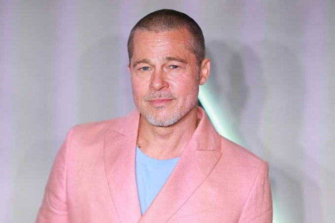 Hầu hết các chuyên gia thẩm mỹ nhận định gương mặt đầy đặn giúp Brad Pitt trông trẻ trung hơn tuổi.