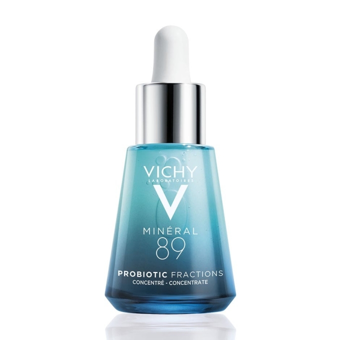 Vichy Minéral 89 Serum – Tinh chất khoáng giàu nước khoáng Vichy và hyaluronic acid giúp cấp ẩm nhanh và củng cố hàng rào da, làm dịu da yếu sau tẩy trang và makeup nhiều. Khoảng 947.700 đồng.